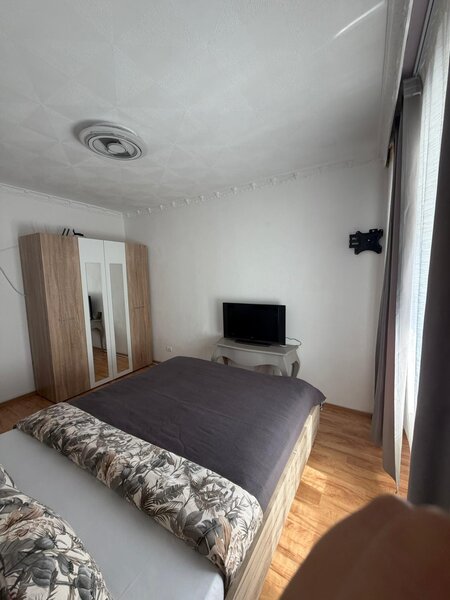 Calea Ferentari nr 20, bloc 126, sc 3, et 3, ap 81