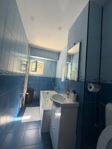 Calea Ferentari nr 20, bloc 126, sc 3, et 3, ap 81