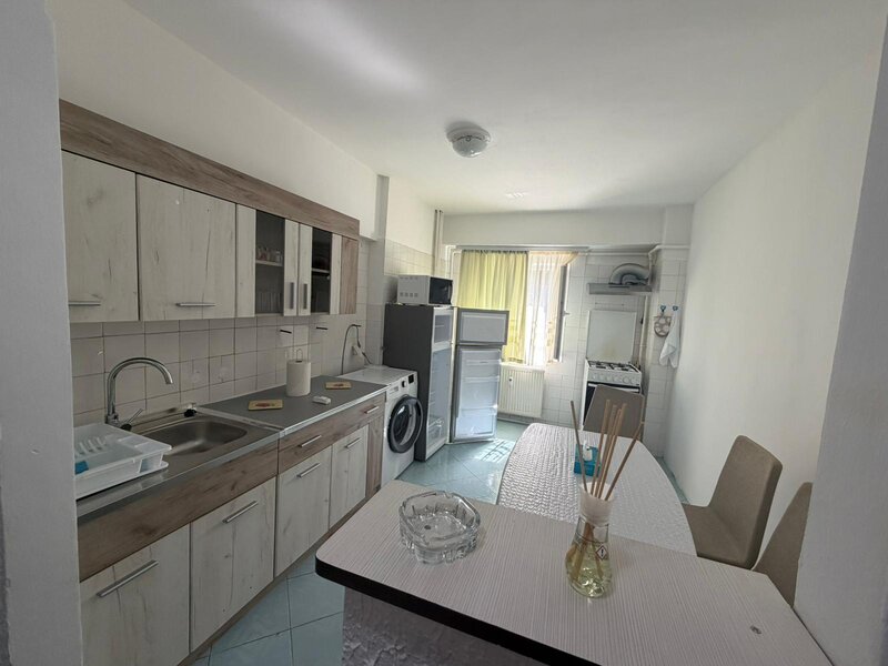 Calea Ferentari nr 20, bloc 126, sc 3, et 3, ap 81